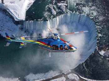 Niagarafälle, ON: Hubschrauberflug mit Boot & Skylon Lunch