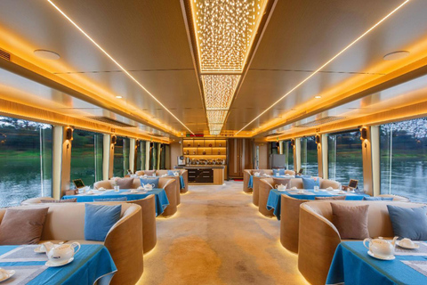 Guilin: 5-Star Li River Cruise to Yangshuo with Pickup Guilin: 5-Star Li River Cruise Lower Deck with Hotel Pickup