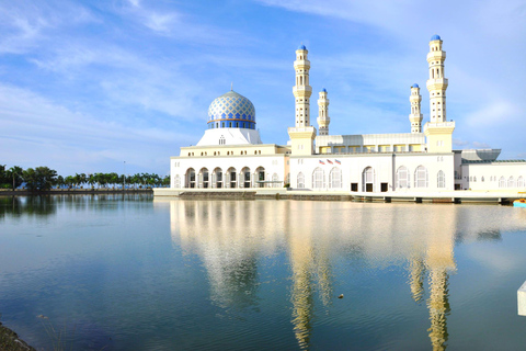Kota Kinabalu: Bongawan River Cruise, Fireflies with Dinner Shared Cruise and Entry Ticket with Pickup