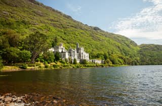 Ab Dublin: Kylemore Abbey, Connemara, Killary Fjord & Galway