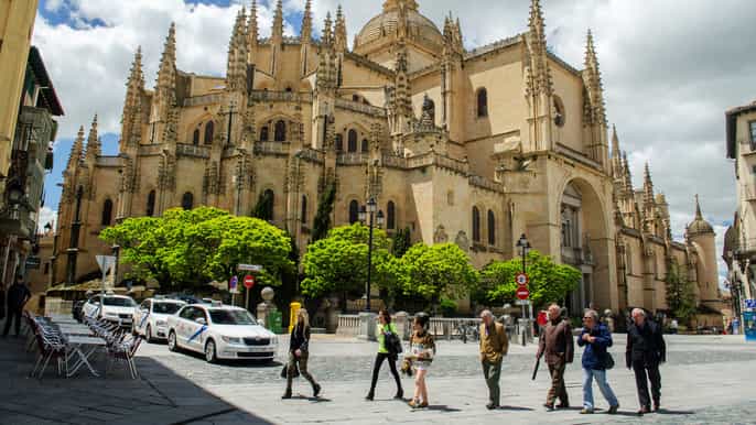 from madrid Ávila with walls segovia fullday tour