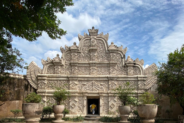 Yogyakarta:Merapi Jeep Tour, Keraton Yogyakarta & Taman Sari Yogyakarta: Merapi Jeep Tour, Sultan Palace & Taman Sari