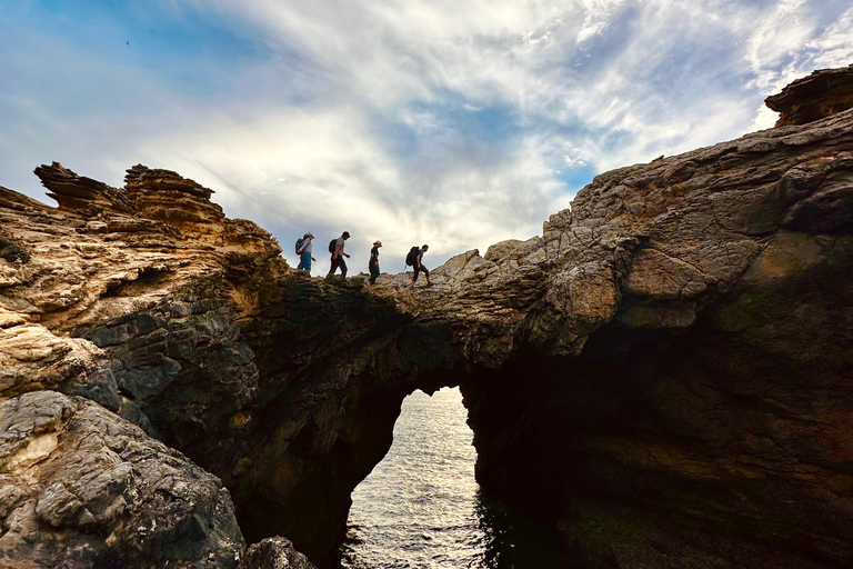 Z Lagos: Wycieczka piesza po zachodnim wybrzeżu i tapas o zachodzie słońcaWycieczka w małej grupie – dołącz do grupy i dziel się wrażeniami