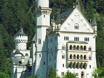 Neuschwanstein & Linderhof - Tagestour ab Frankfurt Neuschwanstein & Linderhof - Tagestour ab Frankfurt