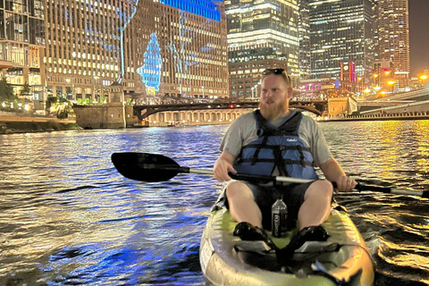 Chicago : excursion en paddle au clair de lune sur la rivière ChicagoChicago : excursion en paddleboard au clair de lune sur la rivière Chicago