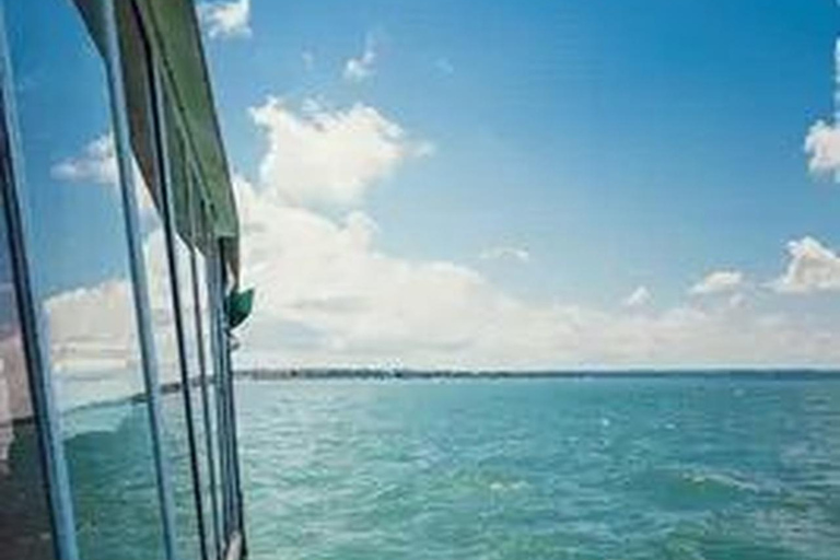 Port Dalhousie: Afternoon Cruise on Lake Ontario with Bar
