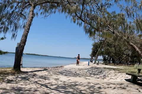 Caloundra: Easy Peasy Rumba E-Bike Tour with Local Guide - Image 3