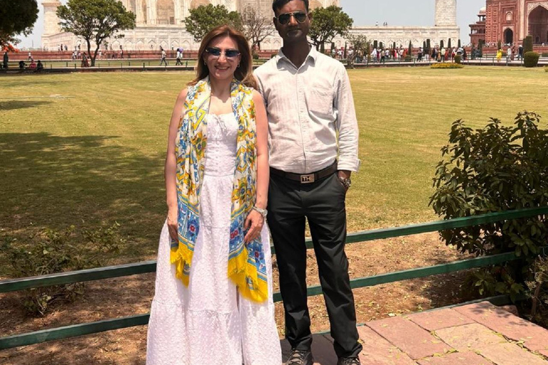 Agra: Skip-the-Line Fast Track Entry Ticket to the Taj Mahal Professional Tour Guide Only