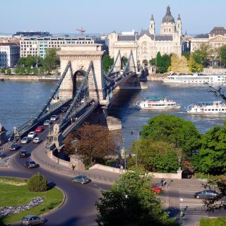 Discover Budapest: Private 3- or 4-Hour Tour by Car