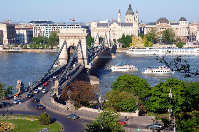 Descubre Budapest: tour privado de 3 o 4 horas en cocheDescubre Budapest: tour privado guiado de 4 horas en coche