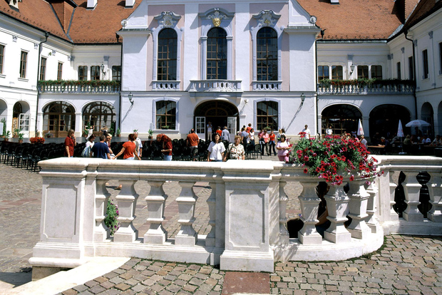De Budapeste: Visita privada ao Palácio Real de Gödöllő