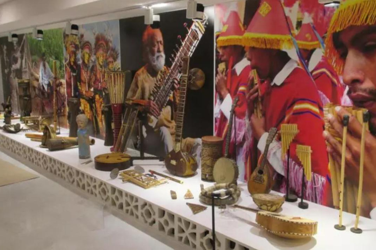 قم بزيارة كهوف كانيلوبري ومتحف الموسيقى العرقية في بوسوت من أليكانتي