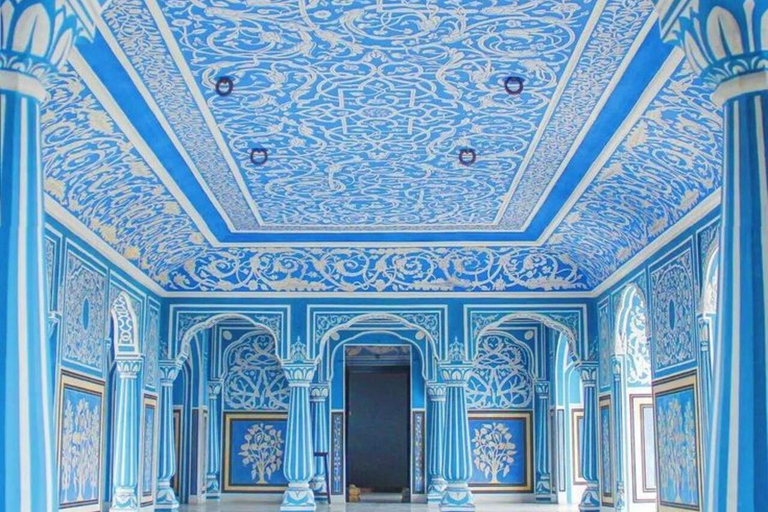 Delhi to Jaipur: Private Full-Day Guided City Highlights Car + Guide + Tickets+ Lunch