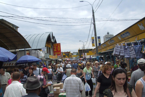 Chisinau: Local Central Market Treasure Hunt with Host