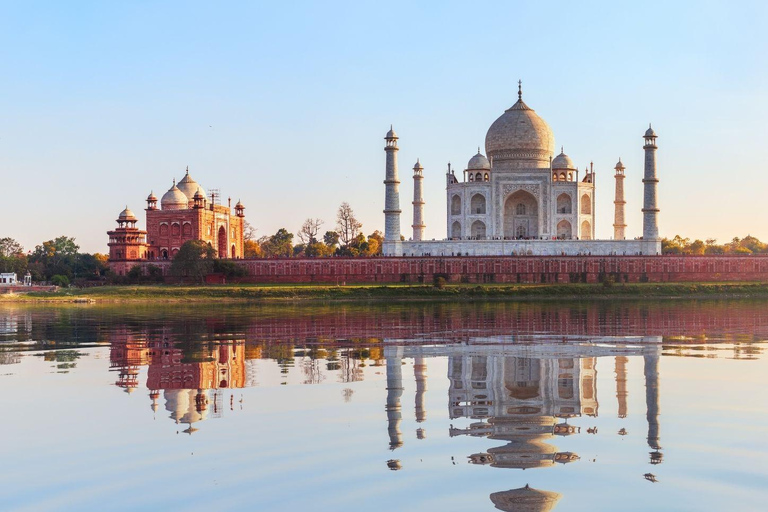 Desde Delhi: Excursión al Taj Mahal al Amanecer, Fuerte de Agra y Baby TajSólo servicio de guía - Visita sólo con guía en Agra