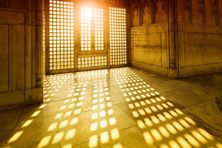 Delhi: Golden Triangle Tour with Ayurvedic Massages