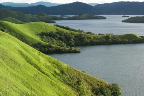 Jayapura: Full-Day City Tour with Lake Sentani and Sunset