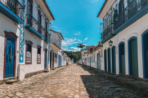 Paraty: Historic Centre Walking Tour & Free Cachaça Tasting Private English Group Only