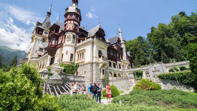 peles y bran en grupo 2 castillos de transilvania en un día