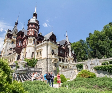 Bucharest: Dracula, Peles Castles, and Brasov Tour