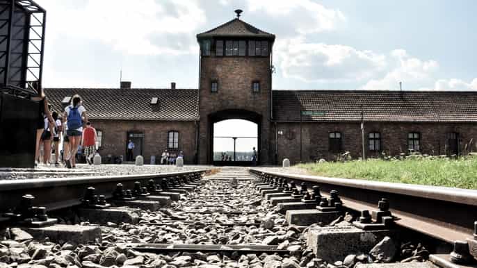 depuis cracovie visite guidée du musée auschwitzbirkenau