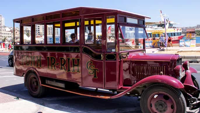 Malta: Vintage Bus Ride through the Three Cities