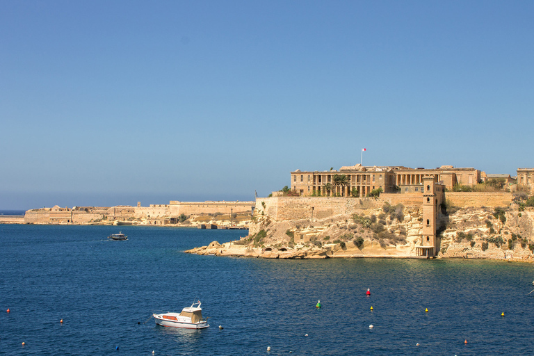 Malta: Vintage Bus Ride through the Three Cities