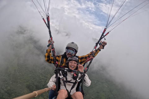 Medellin, San Felix: Paragliding Dejavu, die magische Erfahrung des FliegensMedellin, San Felix: Gleitschirmfliegen Dejavu, Stadtflug 20 min.