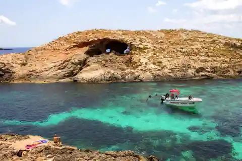 De Sliema: Cruzeiro de dia inteiro para Comino e a Lagoa Azul