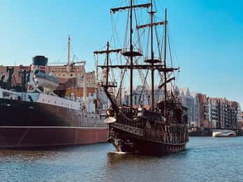 Gdansk: Guided Round-Trip Cruise to Westerplatte