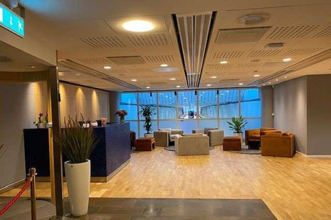 Estocolmo: acceso a la sala Pearl del aeropuerto de ArlandaSalidas nacionales e internacionales T4: Sala Pearl