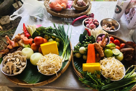 Krabi : Corso di cucina thailandese autentica con tour del mercato