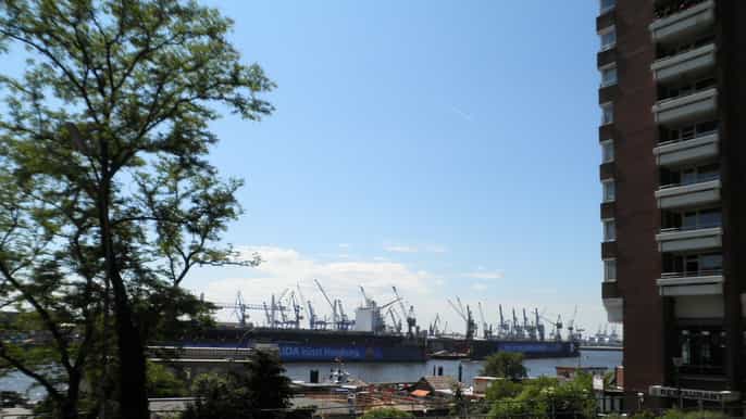 hamburg private 2hour guide hire for your tour bus