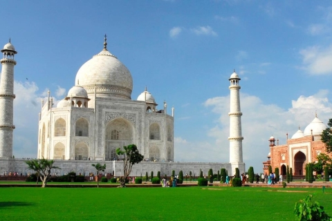 Agra: Taj Mahal Entry Ticket Guided Tour with Hotel Transfer From Delhi: Taj Mahal Guided Tour with Hotel Transfer