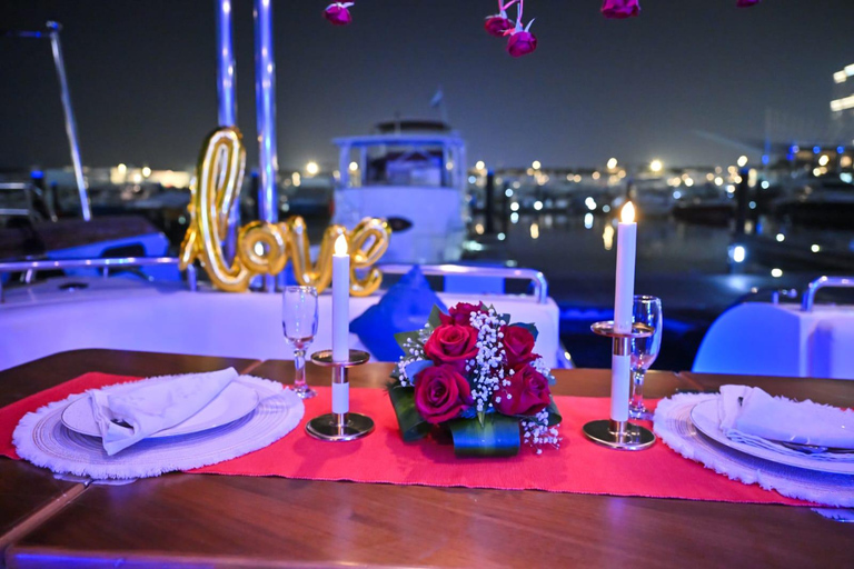 Romantic Dinner on Private Yacht Romantic Dinner on Private Yacht - 2 hours