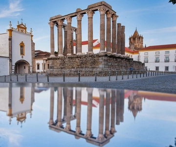From Lisbon: Évora, Cathedral, Bones Chapel & Wine Tasting