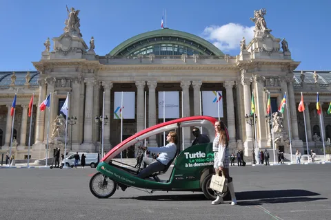 Paris : Private guided tour in Rickshaw bike - Napoléon