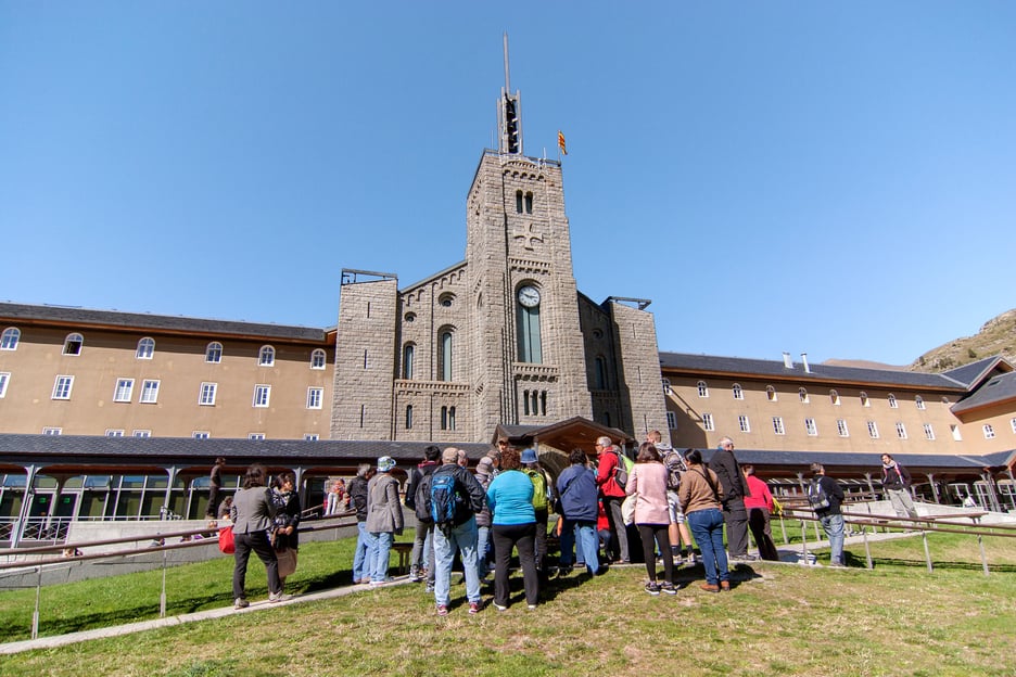 From Barcelona: Pyrenees Mountains Day Tour