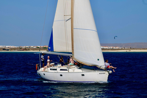 Meio dia de aventura num iate à vela na Ilha do Sal - 3 horas