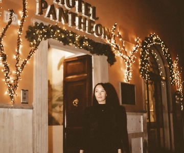 Private Moonlight Night Photo Shoot in Rome