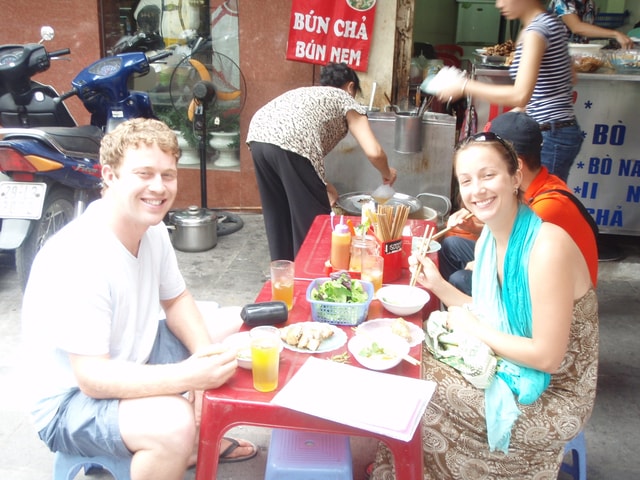 Street Food Tour Hanoi and Train Street Experience