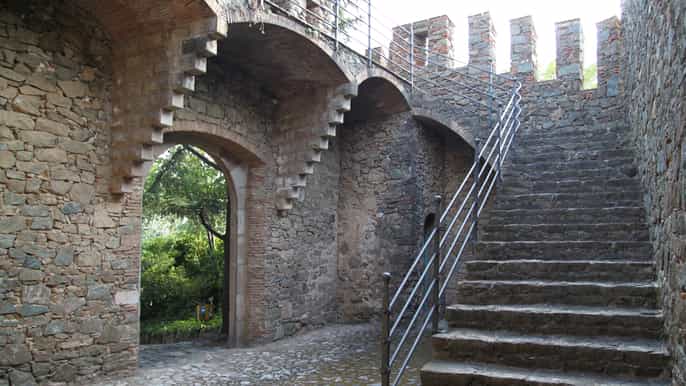 barcelona 1hour tour of gaudís bellesguard tower