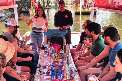 Mexico City: Xochimilco Trajinera Tour with Drinks & Tacos