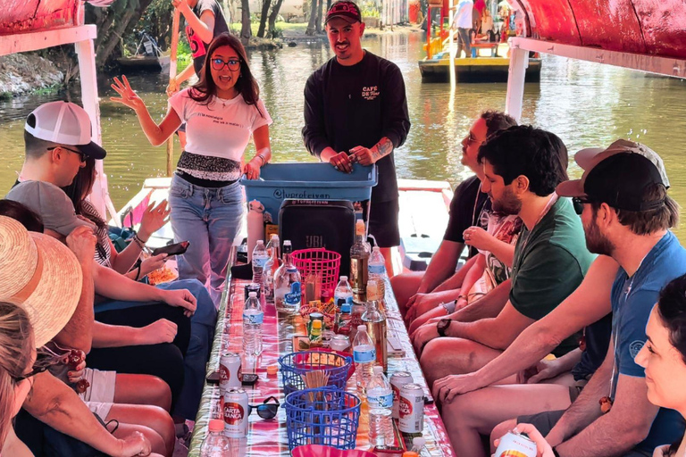 Mexico City: Xochimilco Trajinera Tour with Drinks & Tacos