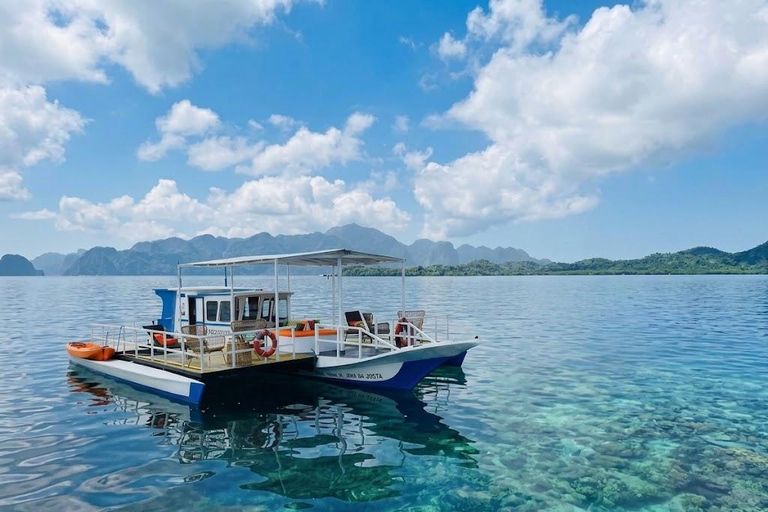 Coron Island: Coastal Trimaran Tour