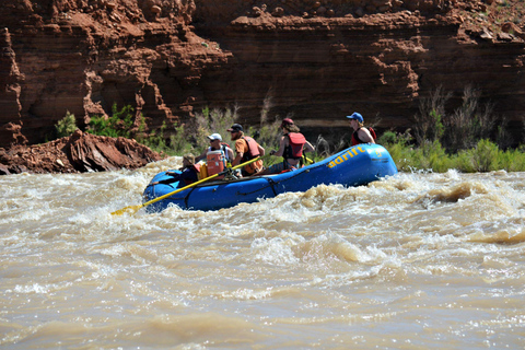 Rafting no Rio Colorado: tarde de meio dia nas Fisher Towers