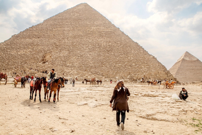 Pyramides de Gizeh et Sphinx : visite privée demi-journéeGizeh : pyramides, Sphinx et tour en chameau