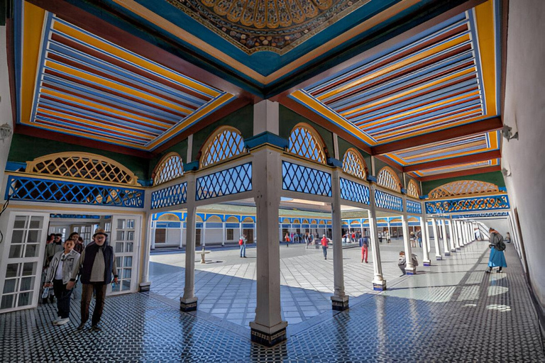 Marrakech: Bahia Palace, Madrasa Ben Youssef & Secret Garden Private Tour & Medina Pickup