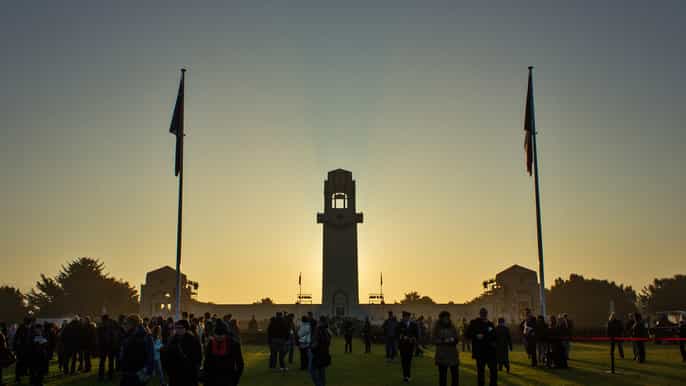 paris anzac day day tour to villers bretonneux