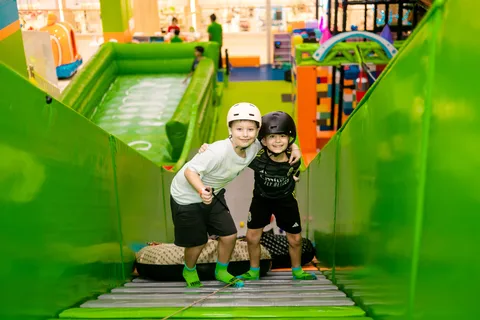 Froggy's Fun Park: Trampolines, Games, VRs, Playground